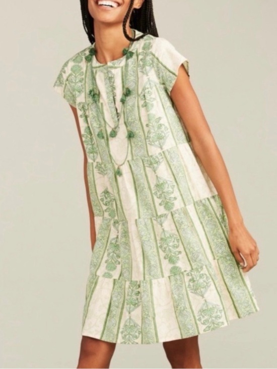 Roller Rabbit Dresses & Skirts - Roller Rabbit Pamela Tiered Dress Size Medium Grass Green Patchwork Floral Cream